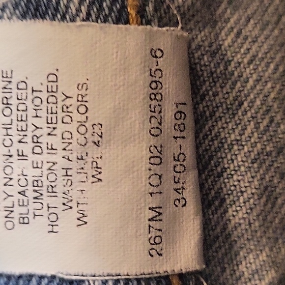 Vintage Levi 505 Relaxed Fit Jean Shorts (36) - Picture 8 of 8